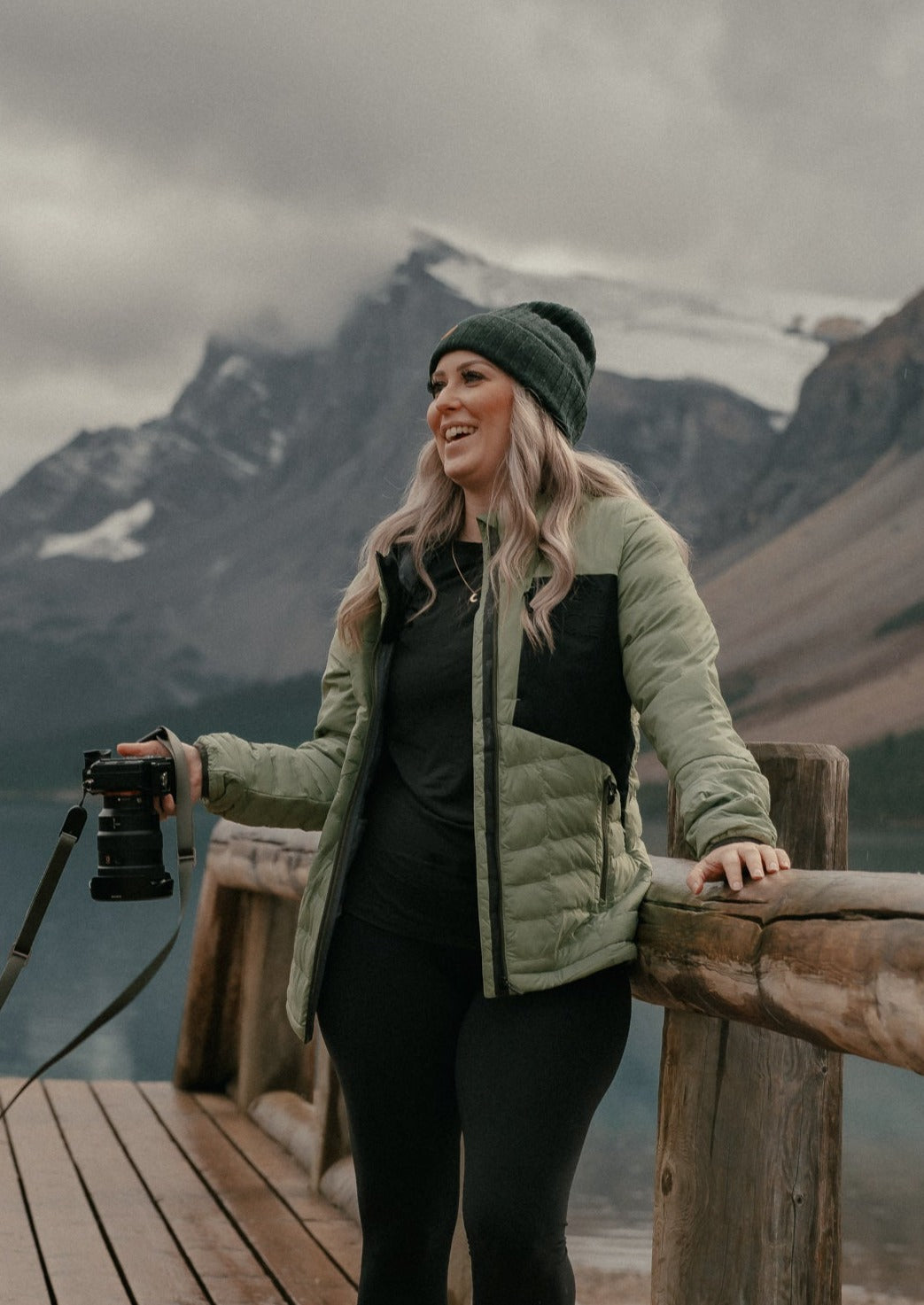 Stylish & Durable Women's Ski Jackets for Outdoor Adventures 
